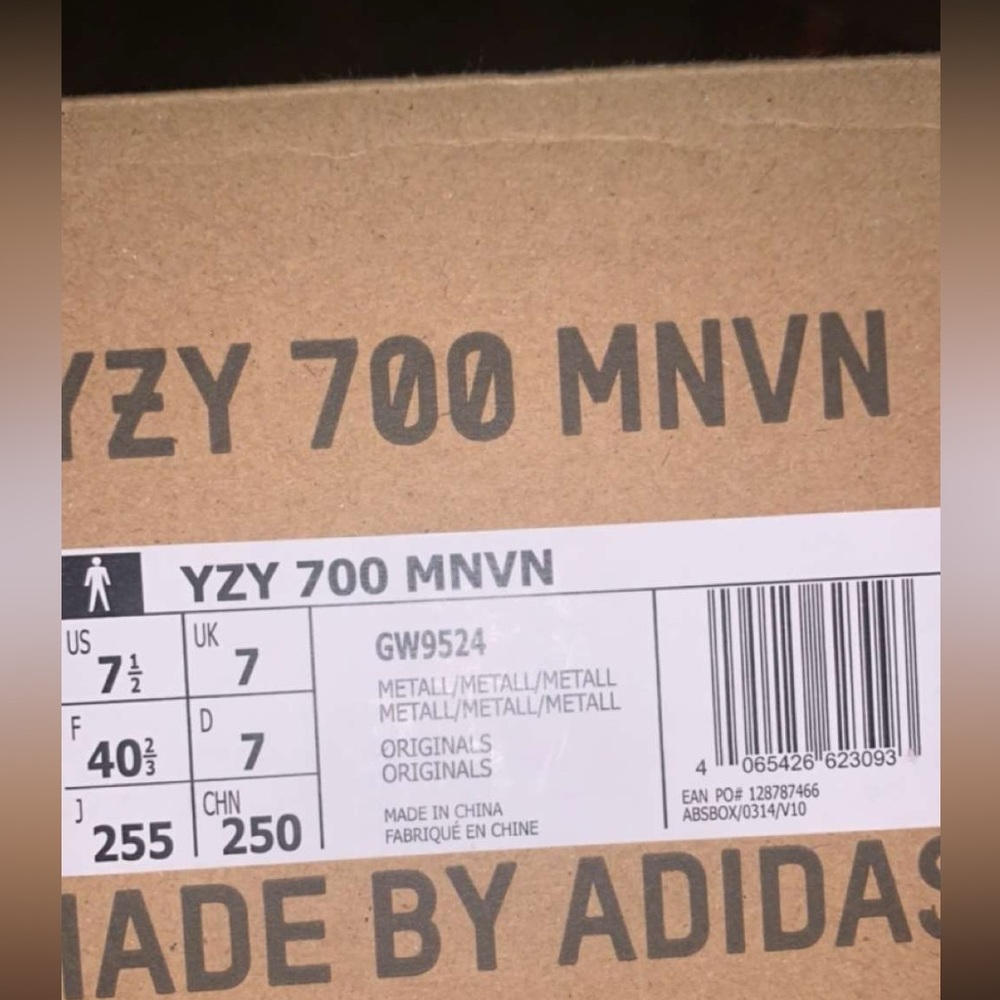 adidas Yeezy Boost 700 MNVN - Picture 8 of 8